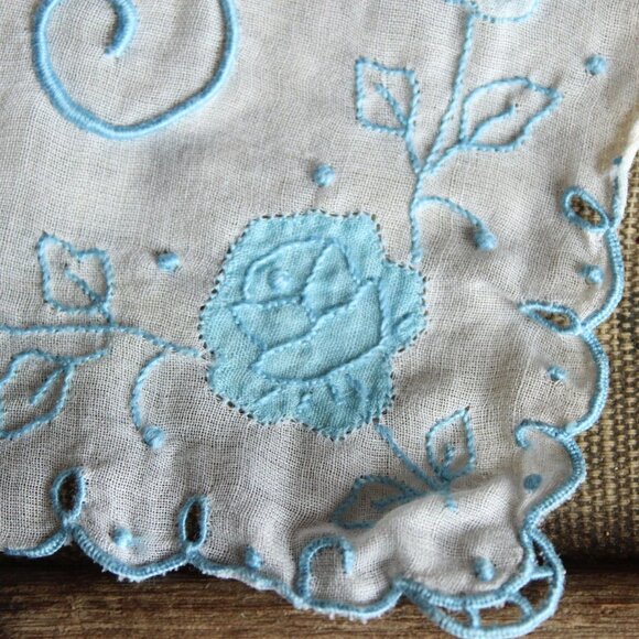 Vintage Handkerchief in White Cotton, Monogrammed with F in Blue, Hankie Pocket - Picture 6 of 10